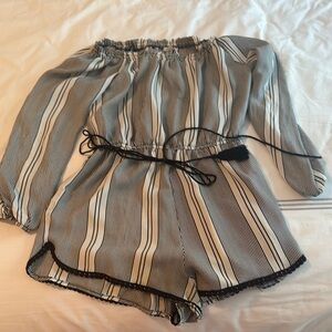 Ecoté off the shoulder long sleeve romper